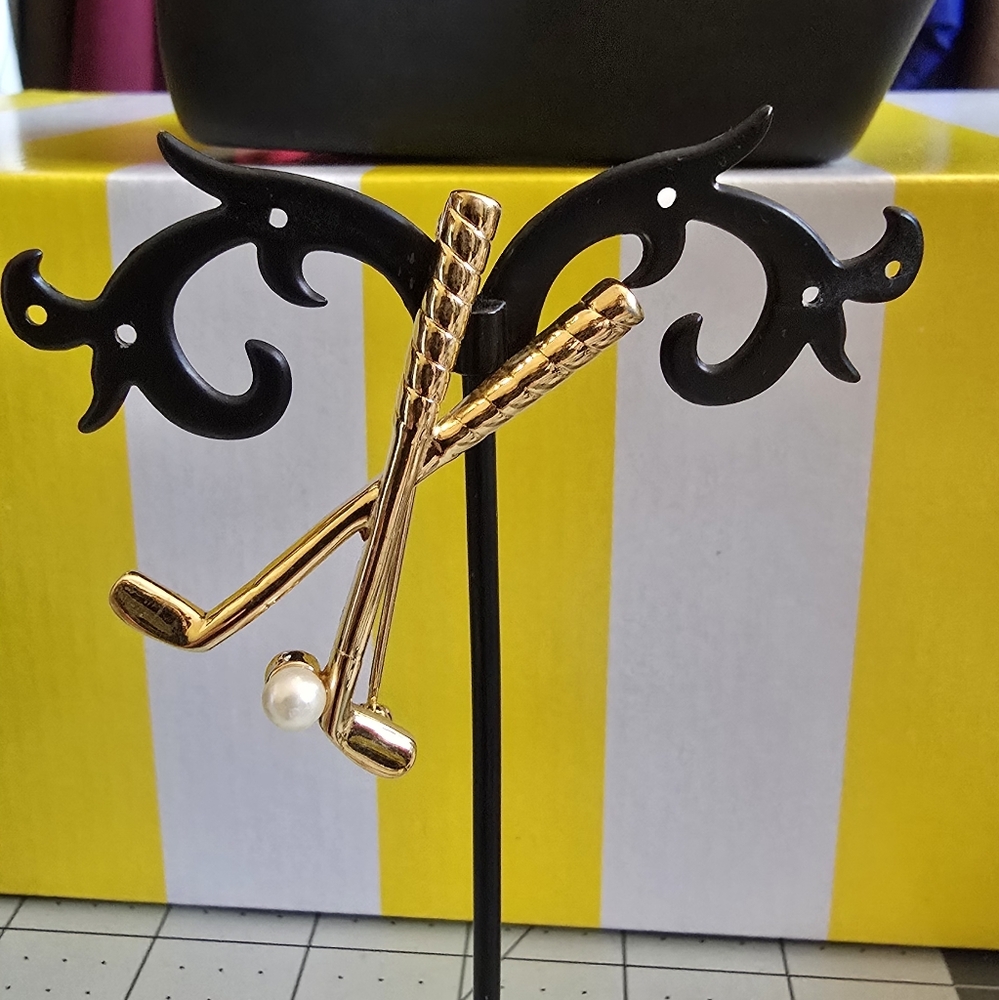 D'Orlan Elegant Gold Tone Golf Club Accent Brooch